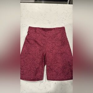 Athleta - Elation Ultra High Rise 7” Biker Short - Pink Leopard -
Size: S